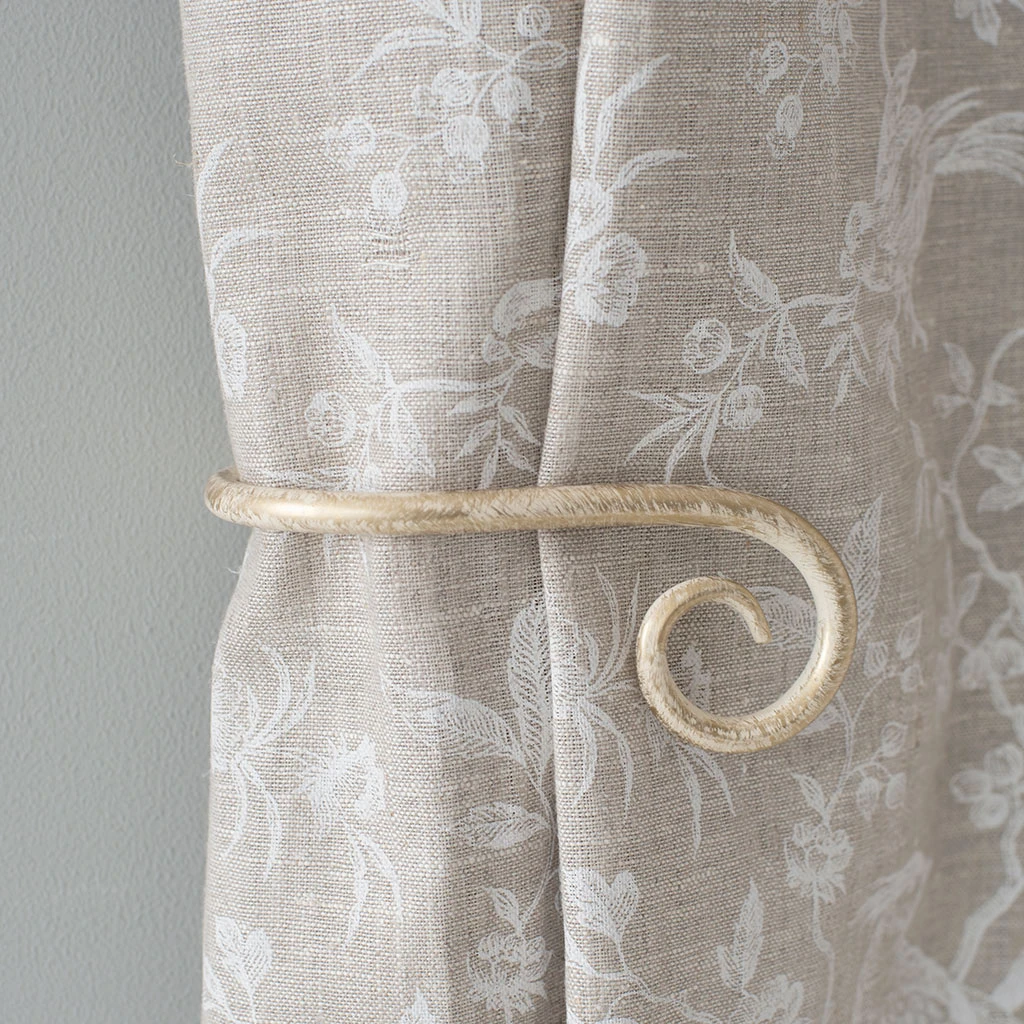 Small Crook Holdback (Right Side) In Old Ivory 4 Small Crook Holdback (Right Side) In Old Ivory - Image 2