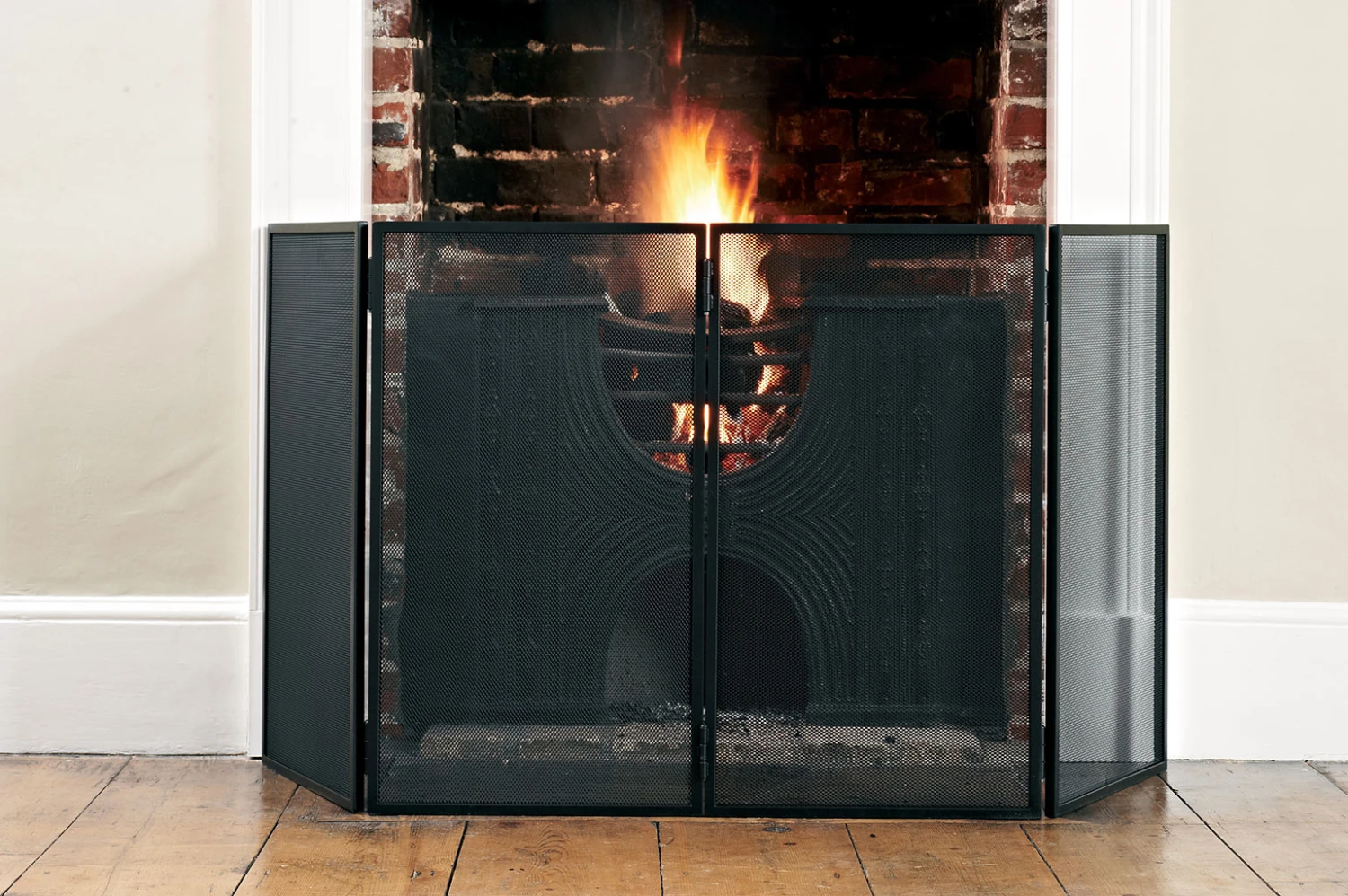 Oxford Hinged Fireguard In Matt Black 9 Oxford Hinged Fireguard In Matt Black - Image 7
